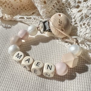 Speenkoord met naam ’Maen’ - Parelmoer/beige/roze